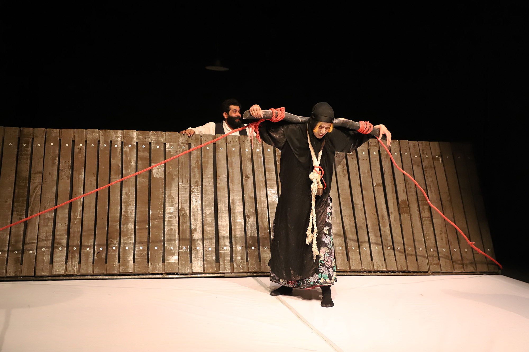 درباره‌ نمایش «مادرم زری سر زا رفت» به نویسندگی محمود خرم‌آزادی و کارگردانی داوود پارسا

جادوی لذت و رنج