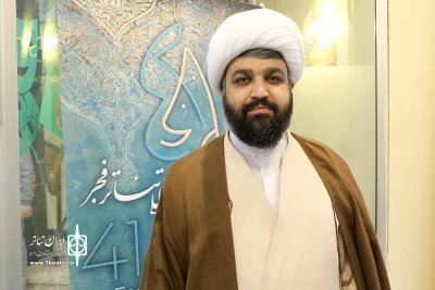 امام‌جمعه پیشوا به تماشای نمایش «پهلوان قلیچ» در سنگلج نشست

حجت‌الاسلام روح‌الله باقری: دولت باید تئاتر را در سبد خانواده‌ها قرار دهد