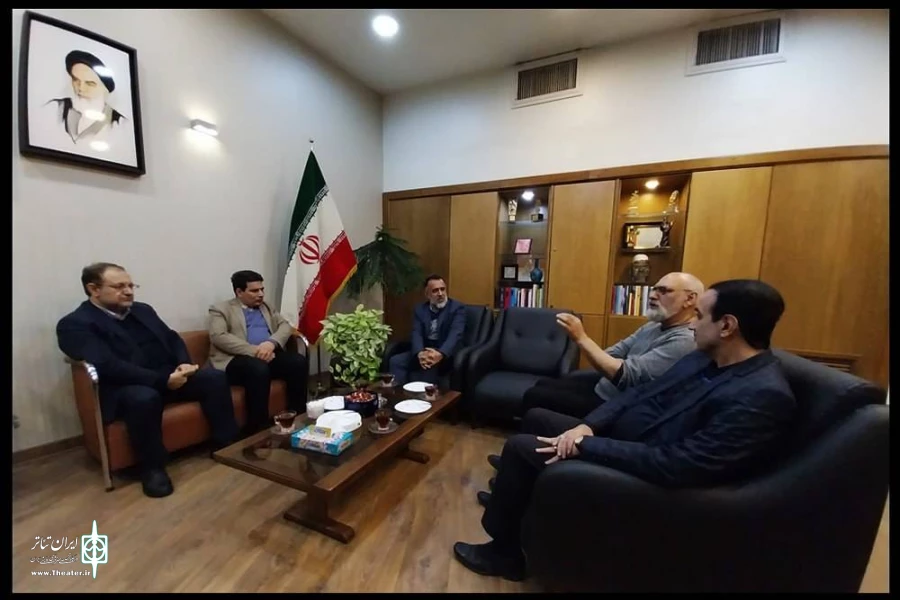 سخنگوی هیئت‌رئیسه مجلس شورای اسلامی به تئاتر شهر رفت 4