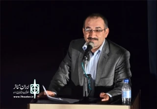 گفت‌وگو با نویسنده و کارگردان نمایش «شیخ»

عبدالرضا سواعدی: زنده بودن تئاتر به ارتباط رودررو با مخاطب برمی‌گردد