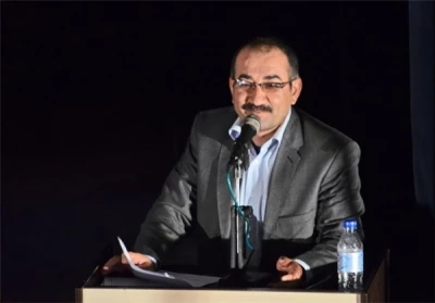 گفت‌وگو با نویسنده و کارگردان نمایش «شیخ»

عبدالرضا سواعدی: زنده بودن تئاتر به ارتباط رودررو با مخاطب برمی‌گردد
