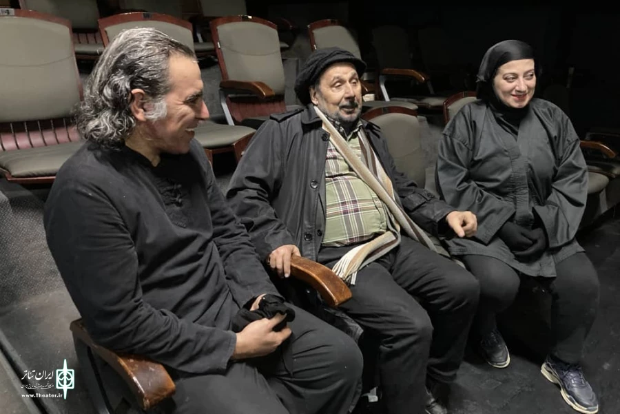 نمایش «هایکوی پاروزنِ یکدست» در کارگاه نمایش افتتاح شد 6