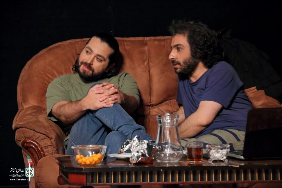 اجرای نمایش «لئوناردو داوودنژاد» تا پایان هفته تمدید شد 3