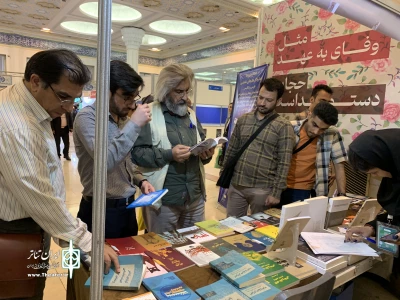 گزارشی از غرفه انتشارات نمایش در ششمین روز از برگزاری نمایشگاه کتاب تهران

از خرید قائم‌مقام رئیس صداوسیما تا دست به قلم شدن هنرمندان پیشکسوت