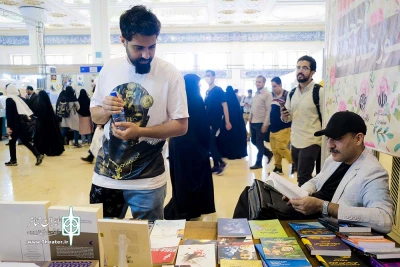 گزارش دهمین روز از نمایشگاه کتاب تهران

انتشارات نمایش، سال آینده با کتاب‌های بیشتری به نمایشگاه می‌آید
