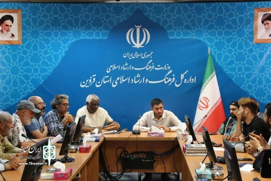 نشستی تخصصی فعالان تئاتر قزوین با هنرمندان عمانی و عراقی