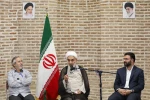 دیدار مسئولان و هنرمندان ایرانی و خارجی رویداد تئاتر صاحبدلان با نماینده ولی فقیه و امام جمعه قزوین آیت‌الله عبدالکریم عابدینی در مسجد جامع عتیق قزوین. 3
