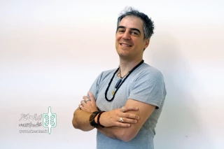 گفت‌وگو با هنرمند عروسک‌گردان نمایش «جزیره گنج» از برزیل 

رودریگو آندراده: شیوه اجرایی نمایش ما ارتباطی با عروسک‌های بونراکو ندارد