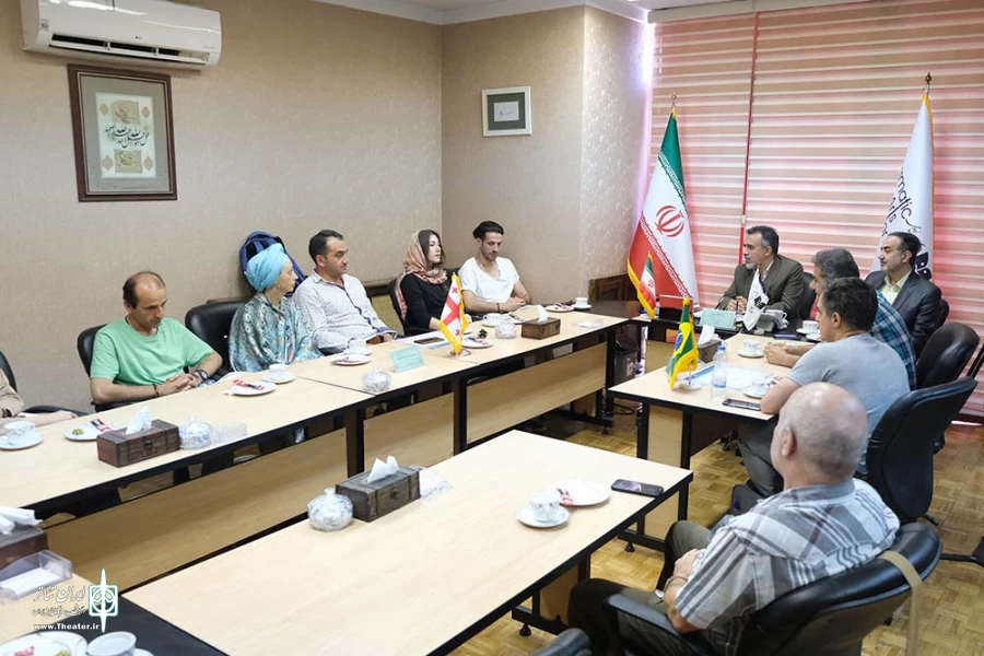دیدار هنرمندان گرجستان و برزیل با مدیرکل هنرهای نمایشی
 6
