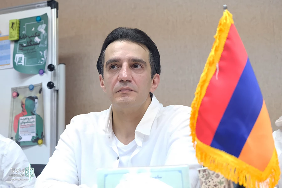 دیدار کاظم نظری مدیرکل هنرهای نمایشی با گروه نمایش دریاچه قو از کشور ارمنستان