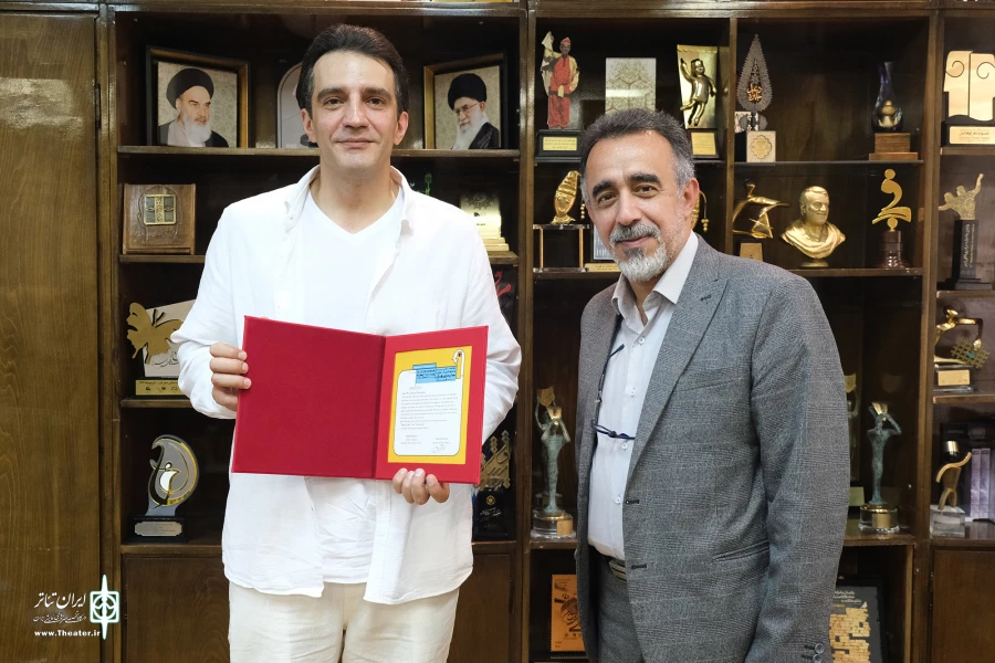 دیدار کاظم نظری مدیرکل هنرهای نمایشی با گروه نمایش دریاچه قو از کشور ارمنستان