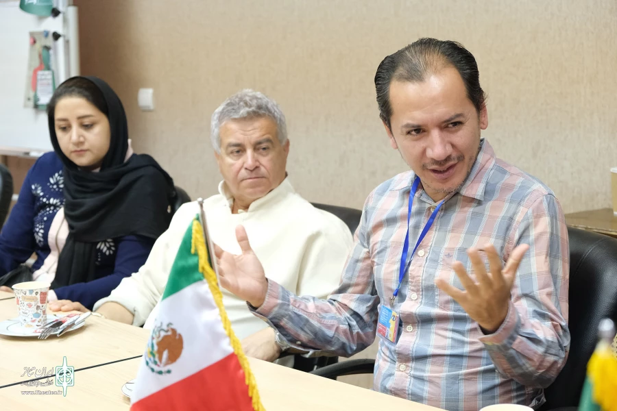 دیدار گروه های خارجی پرو،مکزیک و ترکیه با کاظم نظری