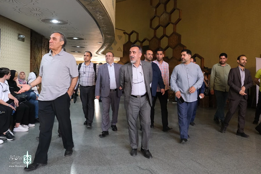 گردهمایی هنرمندان تئاتر در استمرار طرح پاکسازی حریم تئاتر شهر