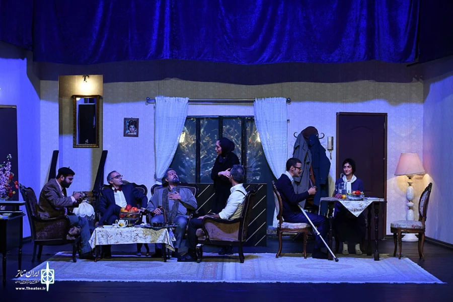 شب روی سنگفرش خیس