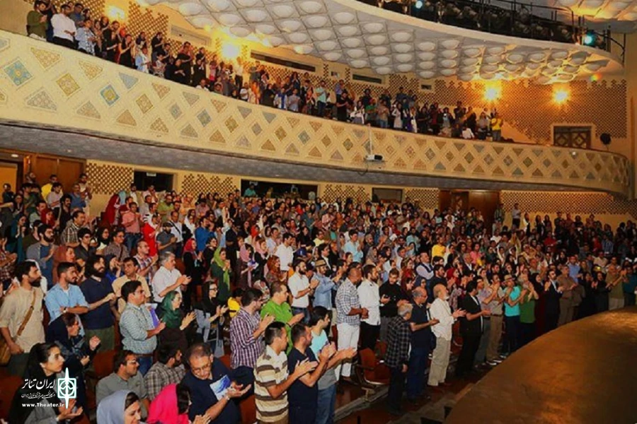 11 هزار تماشاگر به تئاتر شهر آمدند 2