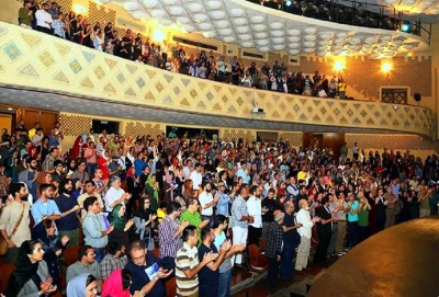 اعلام آمار هفتگی فروش و تماشاگران نمایش‌های تالارهای دولتی تهران

11 هزار تماشاگر به تئاتر شهر آمدند