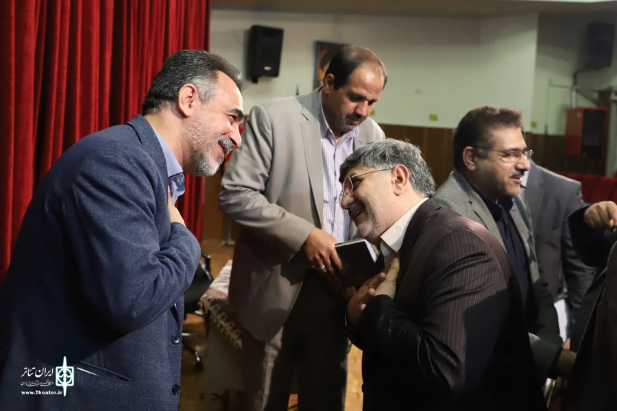 جلسه مدیرکل هنرهای نمایشی و دبیر جشنواره تئاتر فجر با مدیران کل ارشاد سراسر کشور