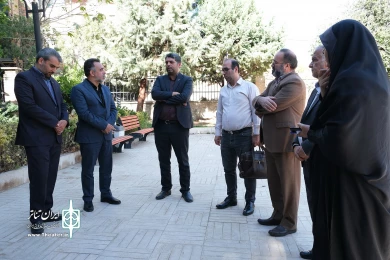 بازدید مدیرر کل هنرهای نمایشی از طرح تعلیم مربی خلاق در دبستان پانزدهم بهمن شهرستان بومهن