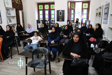 بازدید مدیرر کل هنرهای نمایشی از طرح تعلیم مربی خلاق در دبستان پانزدهم بهمن شهرستان بومهن