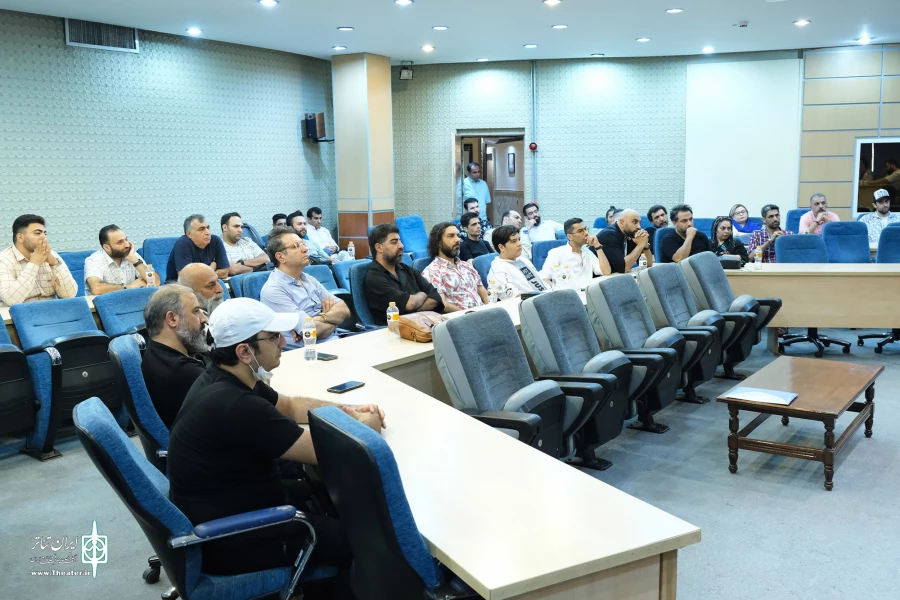 نشست کاظم نظری با هنرمندان تئاتر کمدی تهران 4