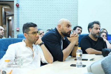 نشست هم‌اندیشی مدیرکل هنرهای نمایشی با هنرمندان عرصه تئاتر کمدی