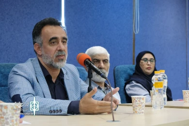 نشست هم‌اندیشی مدیرکل هنرهای نمایشی با هنرمندان عرصه تئاتر کمدی