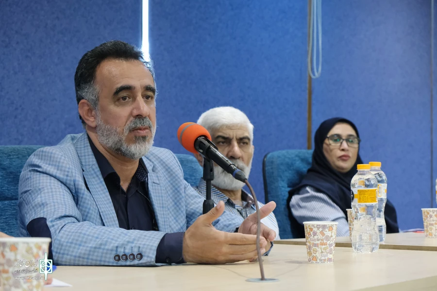 نشست هم‌اندیشی مدیرکل هنرهای نمایشی با هنرمندان عرصه تئاتر کمدی