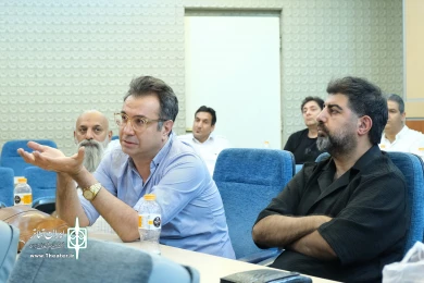 نشست هم‌اندیشی مدیرکل هنرهای نمایشی با هنرمندان عرصه تئاتر کمدی