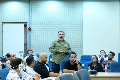 نشست هم‌اندیشی مدیرکل هنرهای نمایشی با هنرمندان عرصه تئاتر کمدی