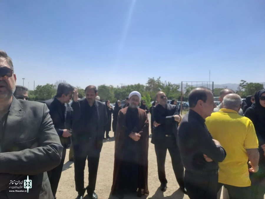 رضا یونس‌فرد هنرمند تئاتر استان مرکزی به خاک سپرده شد 7