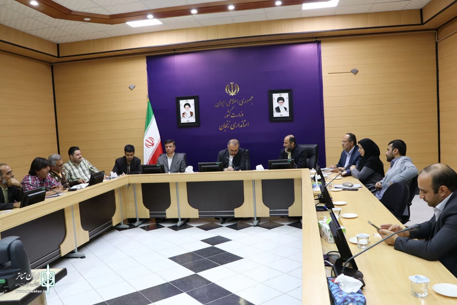 عوامل دبیرخانه و مسئولین اداره کل فرهنگ و ارشاد اسلامی استان زنجان با معاون سیاسی و امنیتی استانداری زنجان دیدار کردند 2