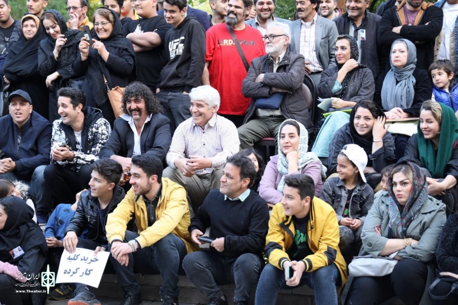 مادری که نوزادش را به آغوش می‌فشارد 3