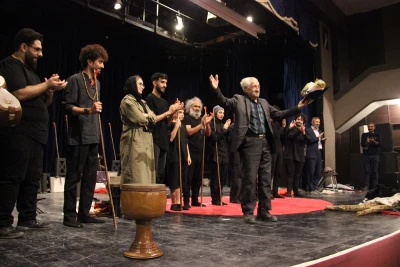 همزمان با اجرای آثار نمایشی جشنواره آیینی و سنتی انجام شد

تقدیر از تنها بازمانده نسل «توره‌چی‌ها» در خراسان شمالی