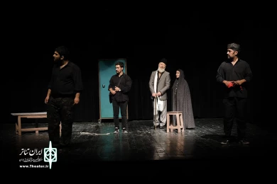 به عشق ثریا میکشم