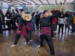 زیبایی‌های تئاتر در روز بارانی لاهیجان/ تقدیم همه اجراهای جشنواره لاهیجان به آتیلا پسیانی 3