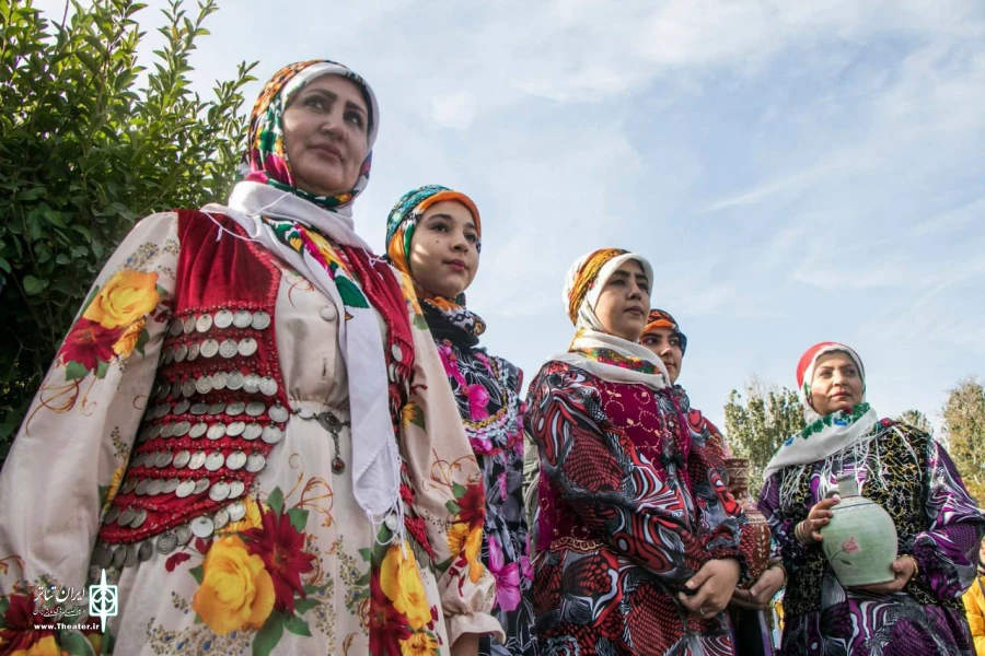 طنین زنگ آغاز ششمین جشنواره تئاتر تبریزیم در پاییز ائل‌گلی 11