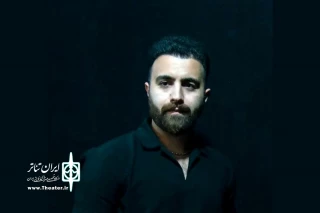 گفت‌وگو با کارگردان «مهمانسرای دو دنیا»

صابر کریمی: وظیفه کارگردان خلق فضا و اتمسفر نمایش است
