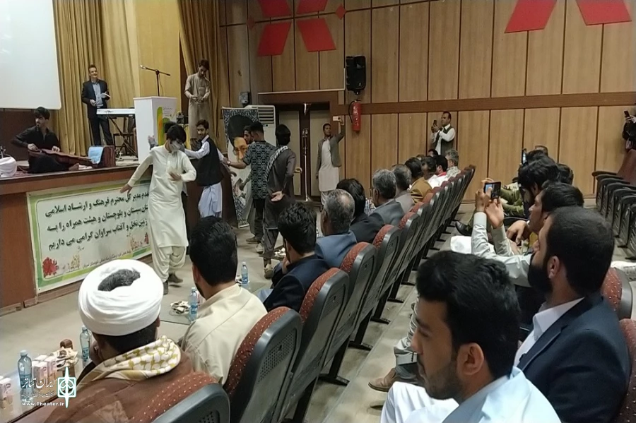 بخش خیابانی سی و سومین جشنواره تئاتر سیستان و بلوچستان به میزبانی شهرستان سراوان برگزار شد.