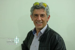 گفت‌وگو با داور سی‌و‌پنجمین جشنواره تئاتر چهارمحال و بختیاری

سیروس همتی: جای تئاتر کودک و نوجوان در جشنواره‌های استانی خالی است