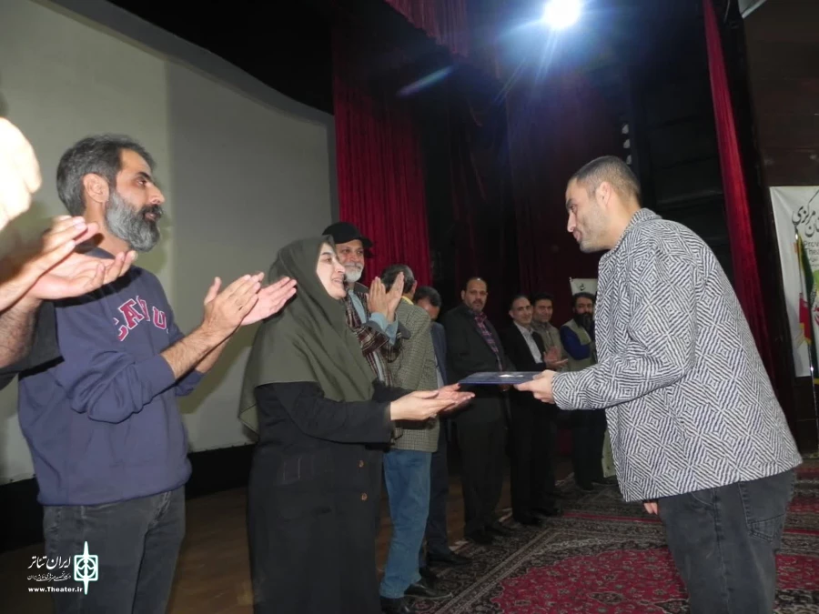 اختتامیه سی‌وپنجمین جشنواره تئاتر استان مرکزی برگزار شد 6