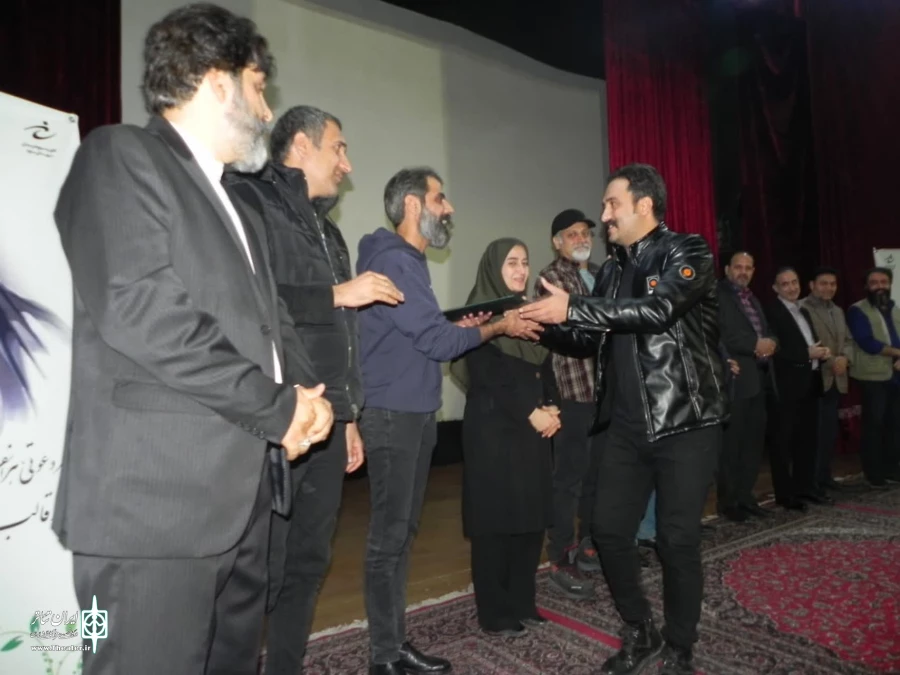 اختتامیه سی‌وپنجمین جشنواره تئاتر استان مرکزی برگزار شد 9