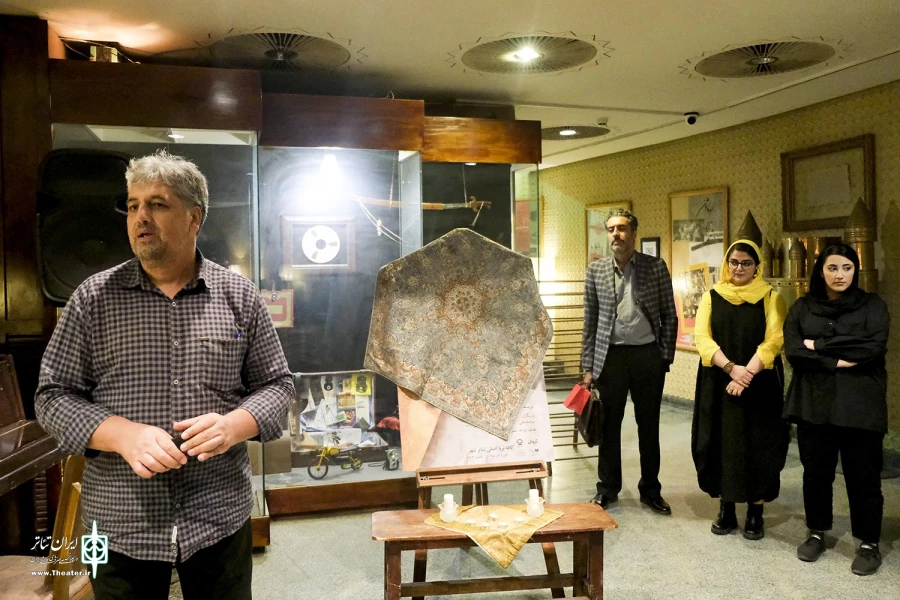 مراسم رونمایی از پوستر و افتتاحیه نمایش یک ملاقات ساده