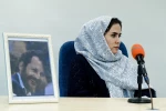 مراسم رونمایی از کتاب از همان شب که خورشید آمد