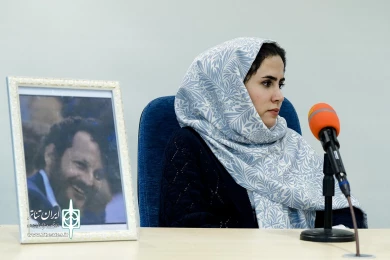 مراسم رونمایی از کتاب از همان شب که خورشید آمد