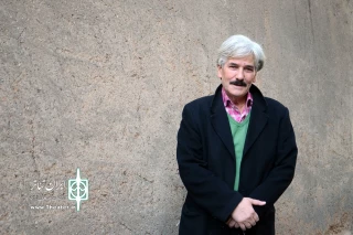 گفت‌وگو با هنرمندی سرشناس که در شهر خود ماند

رضا صابری: مرز بین تئاتر استانی و پایتخت، بلای جان هنرمندان است