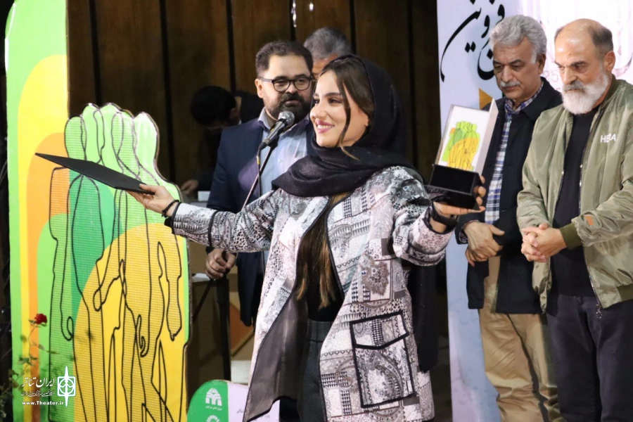 بیست و پنجمین جشنواره تئاتر استان قزوین با معرفی برگزیدگان در بخش های مختلف به کار خود پایان داد. 5