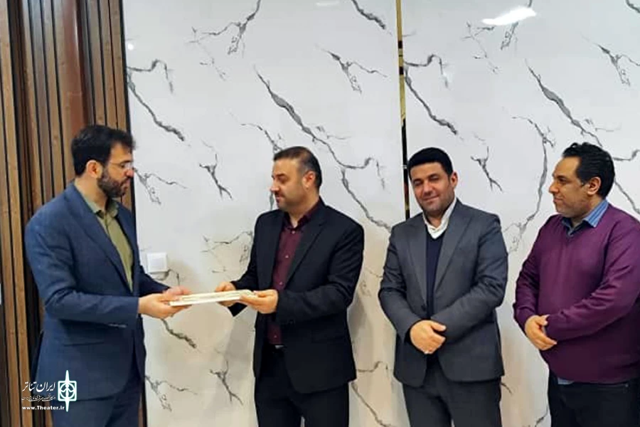 دبیر بیست و هشتمین جشنواره بین المللی تئاتر لاله های سرخ اندیمشک منصوب شد 2
