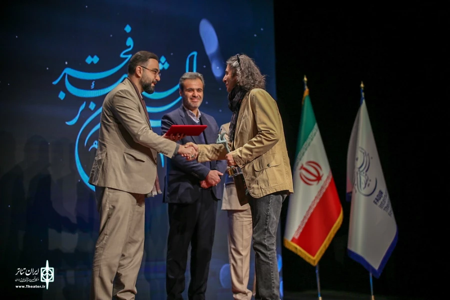 برگزیدگان چهار بخش «رادیو تئاتر»، «نمایش‌‌های تلویزیونی»، «نمایشنامه نویسی» و «پژوهش» معرفی شدند 2