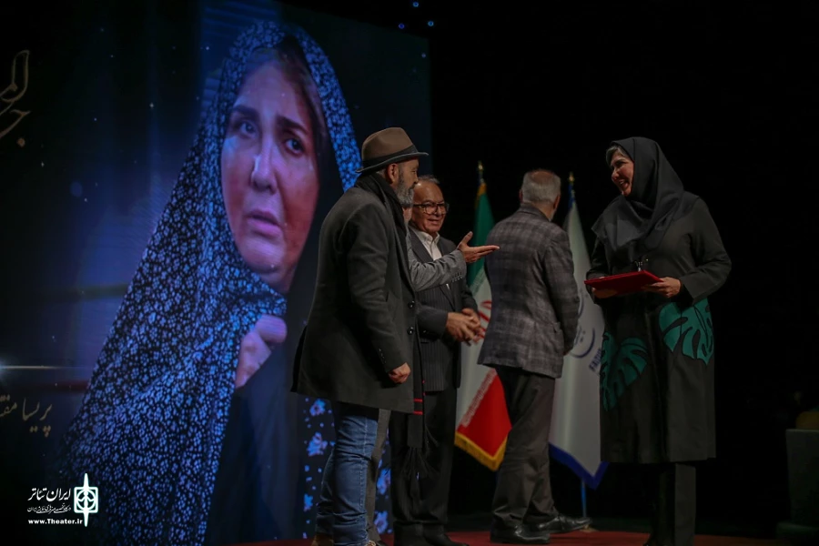 برگزیدگان چهار بخش «رادیو تئاتر»، «نمایش‌‌های تلویزیونی»، «نمایشنامه نویسی» و «پژوهش» معرفی شدند 3