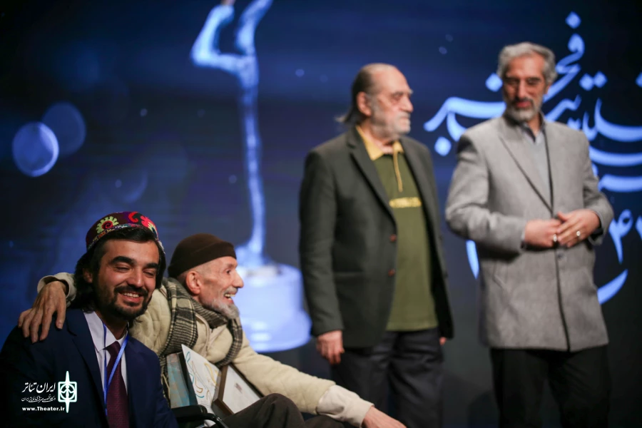 برگزیدگان چهار بخش «رادیو تئاتر»، «نمایش‌‌های تلویزیونی»، «نمایشنامه نویسی» و «پژوهش» معرفی شدند 5